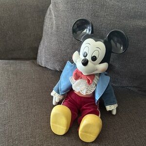 Mickey Mouse music box song play the Mickey Mouse song